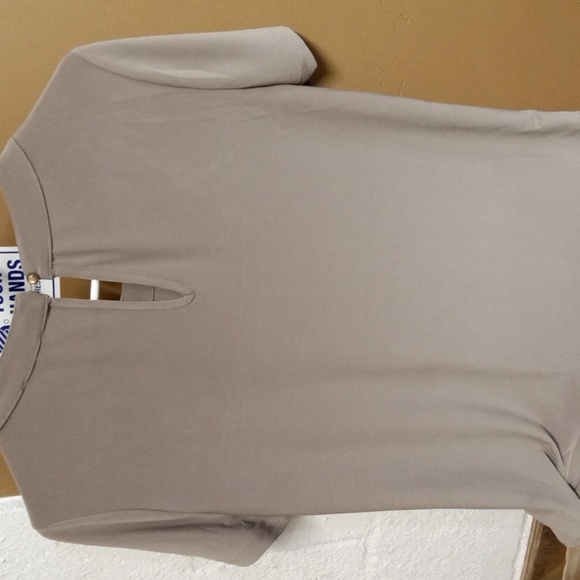 Avenue Women's Tan Top - Picture 4 of 4